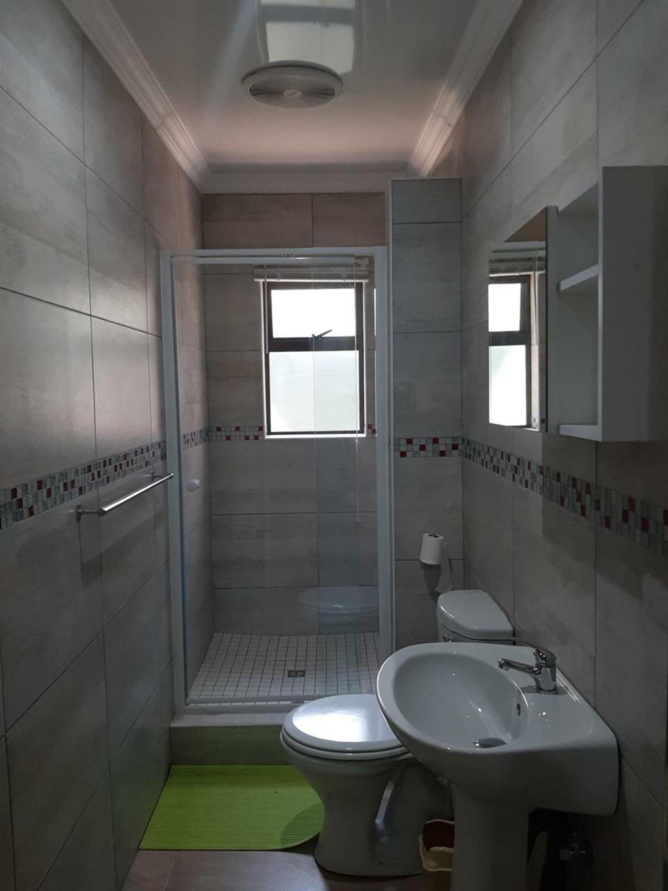 Lux Rooms on 37 Bloemfontein Buitenkant foto